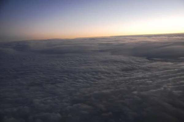 Vue Aérienne Des Nuages Travers Fenêtre Vol — Photo