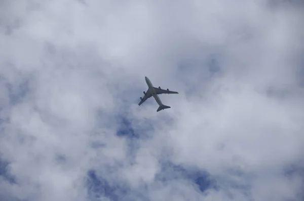 Aéronefs Volant Près Terre — Photo