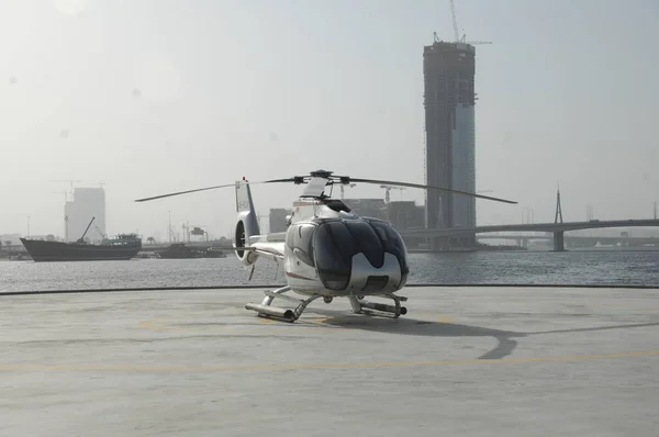駐車場のヘリコプター ハイデラバード インディア — ストック写真