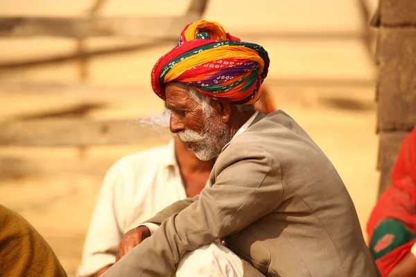 Viejo en el desierto —  Fotos de Stock