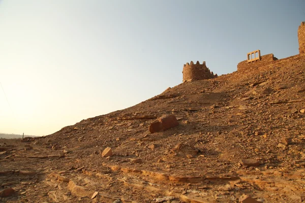 Old ruins in desert — Stock Photo, Image