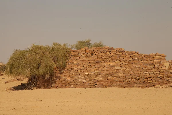 Velhas ruínas no deserto — Fotografia de Stock