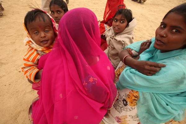 Poor People in Desert — Stock Photo, Image