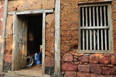 Hindistan köyündeki çağdaş kırsal ev