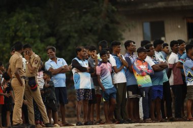 Hint Köylüleri 1 Kasım 2025 Hyderabad Hindistan 'ı izliyor.