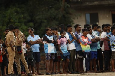 Hint Köylüleri 1 Kasım 2025 Hyderabad Hindistan 'ı izliyor.