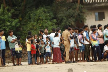 Hint Köylüleri 1 Kasım 2025 Hyderabad Hindistan 'ı izliyor.