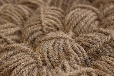 Markette kahverengi hindistan cevizi sütun ipi