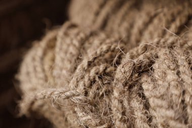 Markette kahverengi hindistan cevizi sütun ipi