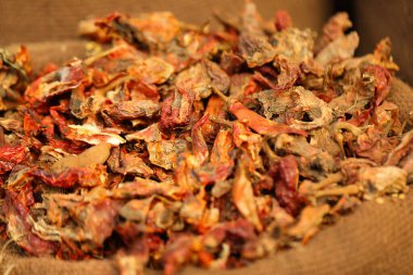 Markette Hasarlı Kırmızı Biber