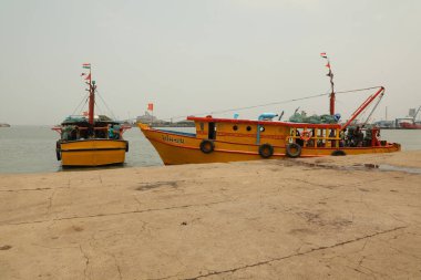 Deniz Kakinada 'da balıkçı teknesi. Hindistan. 15 Ocak 2026.