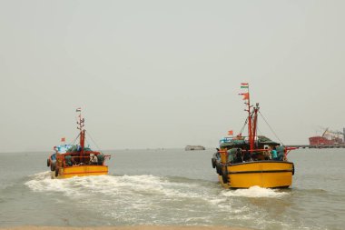 Deniz Kakinada 'da balıkçı teknesi. Hindistan. 15 Ocak 2026.