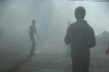 Resort adam arkadan görünüş