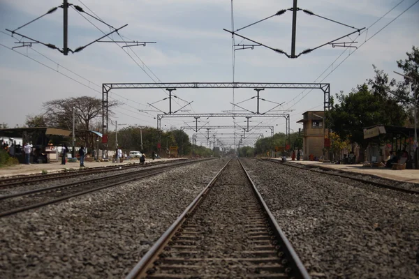 Bahnstrecke im ländlichen Raum Indien — Stockfoto