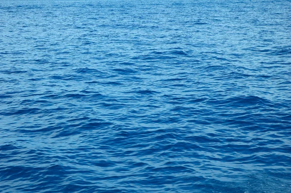 Ondas de agua en luz diurna —  Fotos de Stock