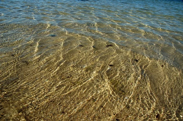 Su dalgaları gün ışığında — Stok fotoğraf