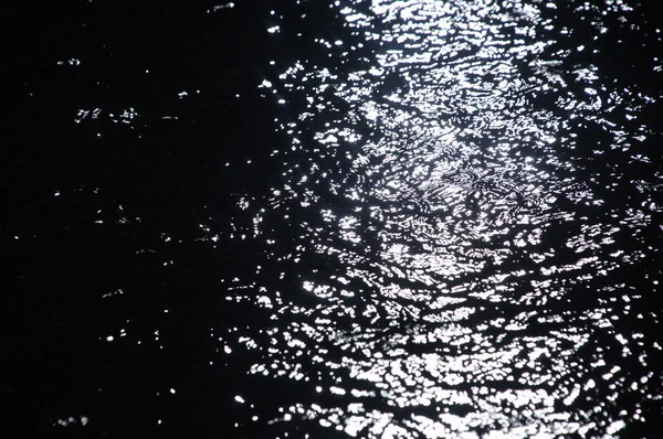 일 빛에 물 파도 — 스톡 사진