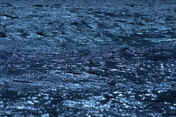 Water golven in daglicht — Stockfoto