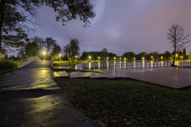 Gece Lewityn Parkı - Pabianice
