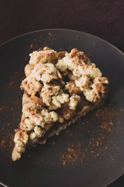 Tarçınlı elmalı turta.