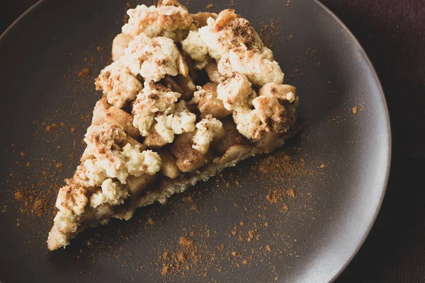 Tarçınlı elmalı turta.