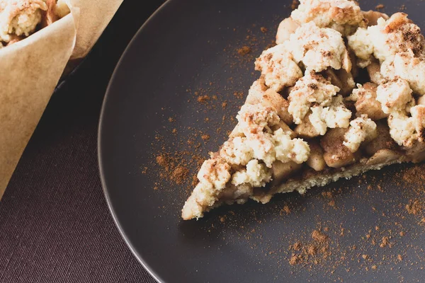 Tarçınlı elmalı turta.