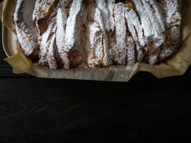 Taze pişmiş balkabaklı kek.