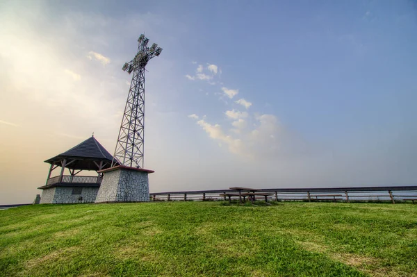 Крест Горах Bialka Tatrzanska City Poland — стоковое фото