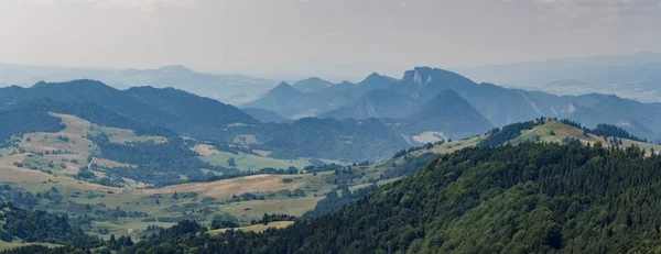 Pieninine山とTrzy Korony山の景色 — ストック写真