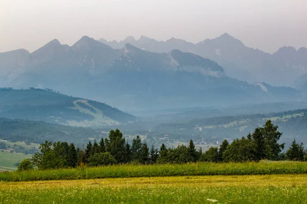 Salida Del Sol Con Vistas Las Montañas Eslovacas Polacas Tatra — Foto de Stock