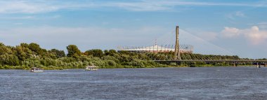 Swietokrzyski Köprüsü ve Ulusal Stadyum - Vistula Nehri - Varşova