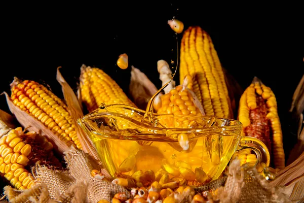 Spritzer Frischer Mais Hintergrund Ähren — Stockfoto