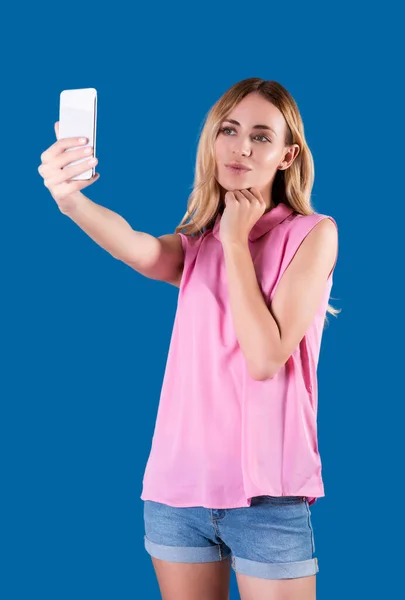 Blonde Girl Wearing Pink Blouse Jean Shorts Taking Selfie Telifsiz Stok Fotoğraflar