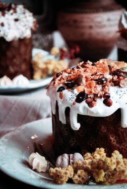 Paskalya pastası. Panettone. Geleneksel Paskalya pastası
