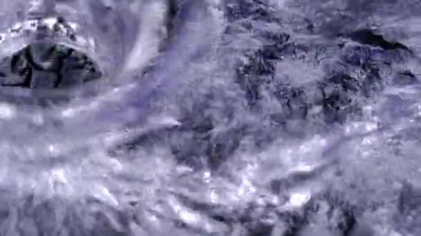 액체 갈륨이요. 흑색 액체를 배경으로 한 페로 플루이드 — 비디오