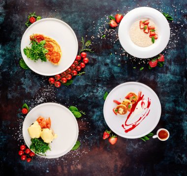 Kahvaltı menüsü. Geleneksel Amerikan kahvaltıları. Üst Manzara. Site ve menü için fotoğraf.