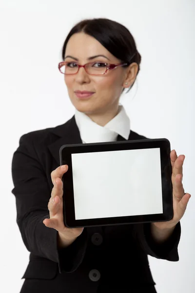 Kobiet posiadających komputer typu tablet — Zdjęcie stockowe