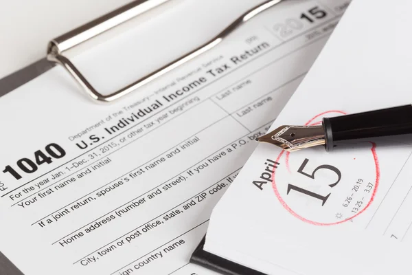 Formulário de declaração do imposto de renda — Fotografia de Stock
