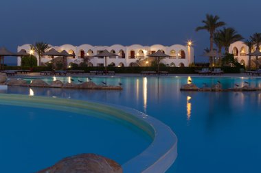 Gece yüzme havuzlu otel resort
