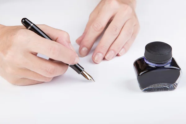 Γυναικείο χέρι να γράφει — Φωτογραφία Αρχείου