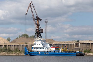 Endüstriyel manzara, nehir rıhtım