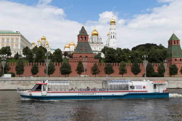 Вид на Кремлевский замок в Москве, Россия — стоковое фото