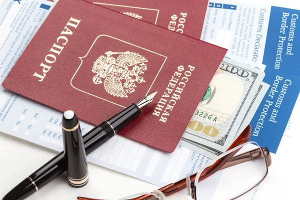 ロシア旅行パスポートと税関申告書 ストック画像