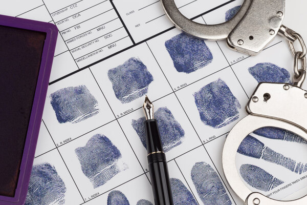 Карта отпечатков пальцев с деньгами
