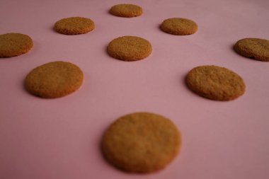 Tabakta bir parça kek