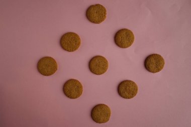 Tabakta bir parça kek