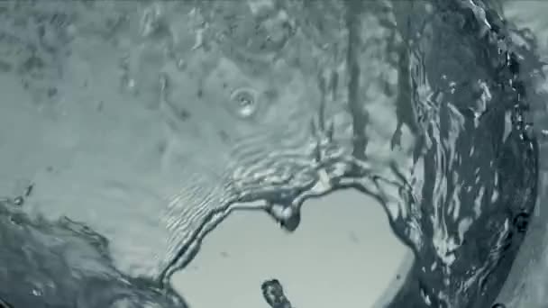 Super Slow Motion Shot von klarem Wasser 300 fps. — Stockvideo