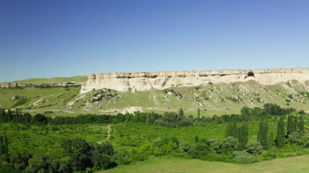 Las montañas de la Crimea, la roca blanca. Antena. — Vídeos de Stock