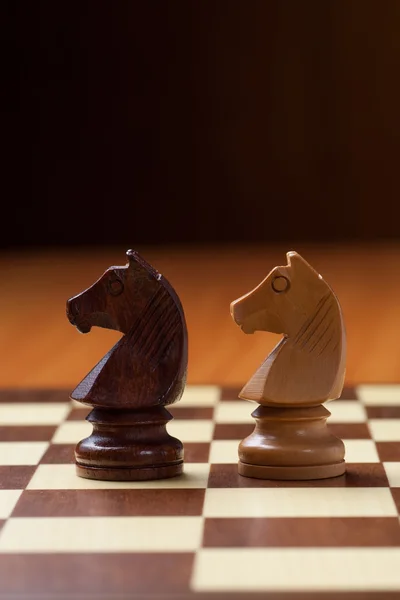Rycerze w szachach — Zdjęcie stockowe