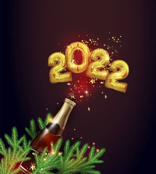 Fundo festivo de Natal 2022. Design de Natal com uma garrafa realista de champanhe e vinho, a inscrição 2022 feita de bolas de folha de ouro realistas, confete de ouro brilhante, ramos de abeto —  Vetores de Stock